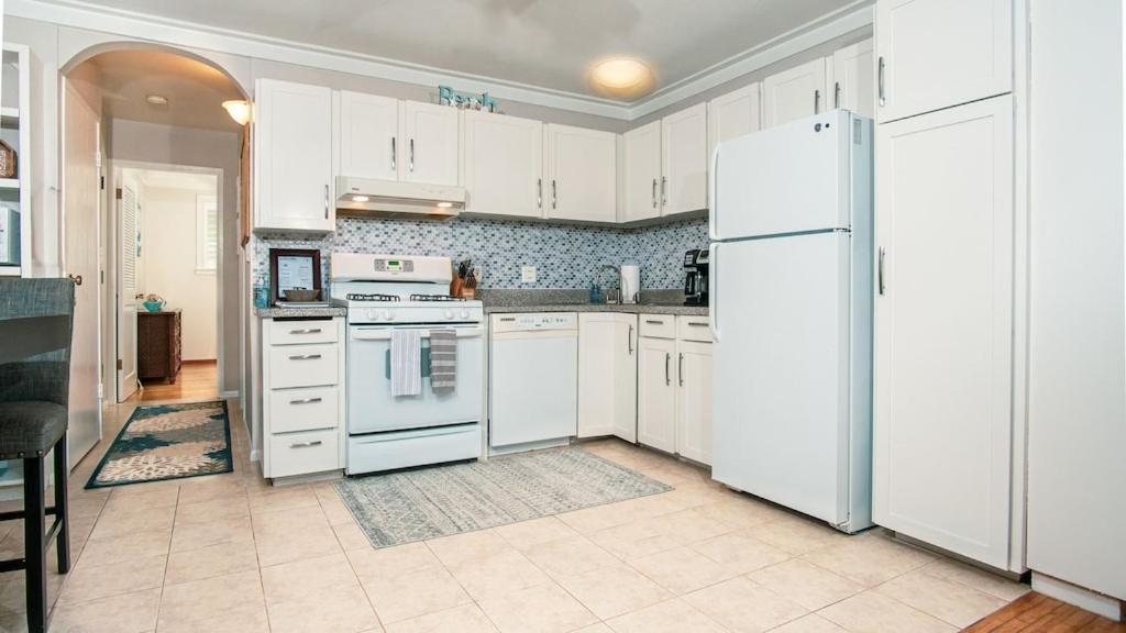 Appartement Molokai Island Retreat With Beautiful Ocean Views And Pool - Newly Remodeled! à Ualapue Extérieur photo