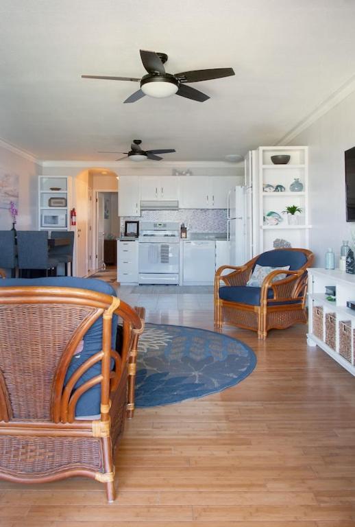 Appartement Molokai Island Retreat With Beautiful Ocean Views And Pool - Newly Remodeled! à Ualapue Extérieur photo