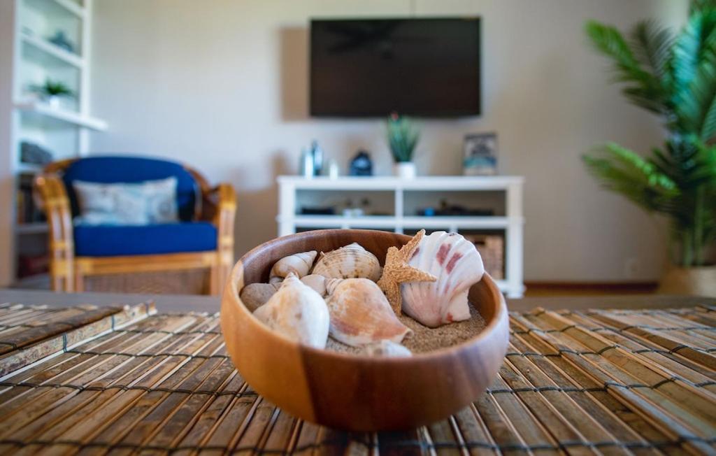 Appartement Molokai Island Retreat With Beautiful Ocean Views And Pool - Newly Remodeled! à Ualapue Extérieur photo